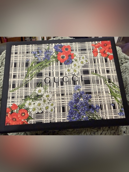Other - Authentic Gucci Boxed Floral Notecard and Envelope Set of 20 Cards and Envelopes